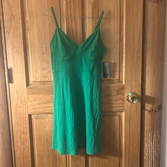 NWT Wild Fable Green Midi Dress Size Medium - Picture 3 of 4